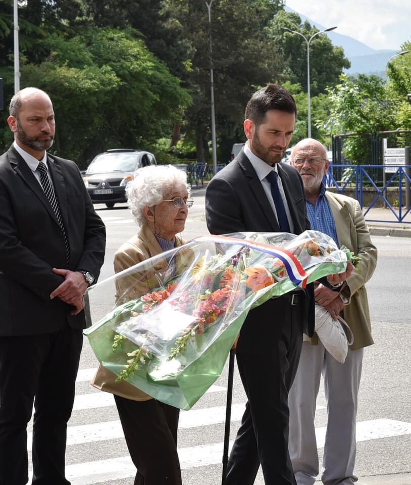 DavidQueiros38's tweet photo. C'est avec une vive émotion que j'ai appris la disparition de Denise Meunier.   
Résistante pendant la guerre et l'occupation, militante infatigable de la promotion du programme du CNR, gardons au cœur son courage, sa force et sa modestie. Toutes nos condoléances à sa famille. https://t.co/7qAeEhUWv3