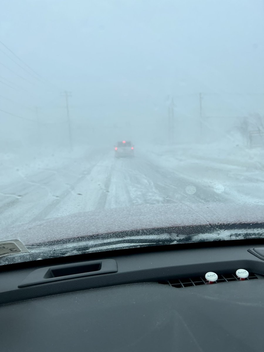 mafiababexoox's tweet photo. #billsmafia and all of #buffalo please do NOT drive today. There is no reason that is worth your safety. Not one. Visibility is at a nope % in most areas. These pictures don’t even do it justice. I followed the same van and this was over a progression of 10-15 mins? Be safe! 💙❤️ https://t.co/Yvx007lCVa
