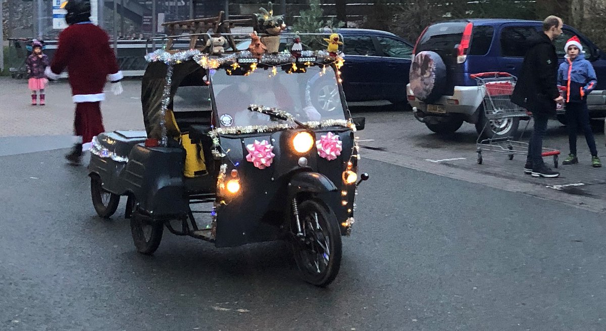 G_Platzdasch's tweet photo. Abreise von letzter Weihnachtmann-Dienstberatung #simsonSchwalbe https://t.co/mqdHwOhQdM