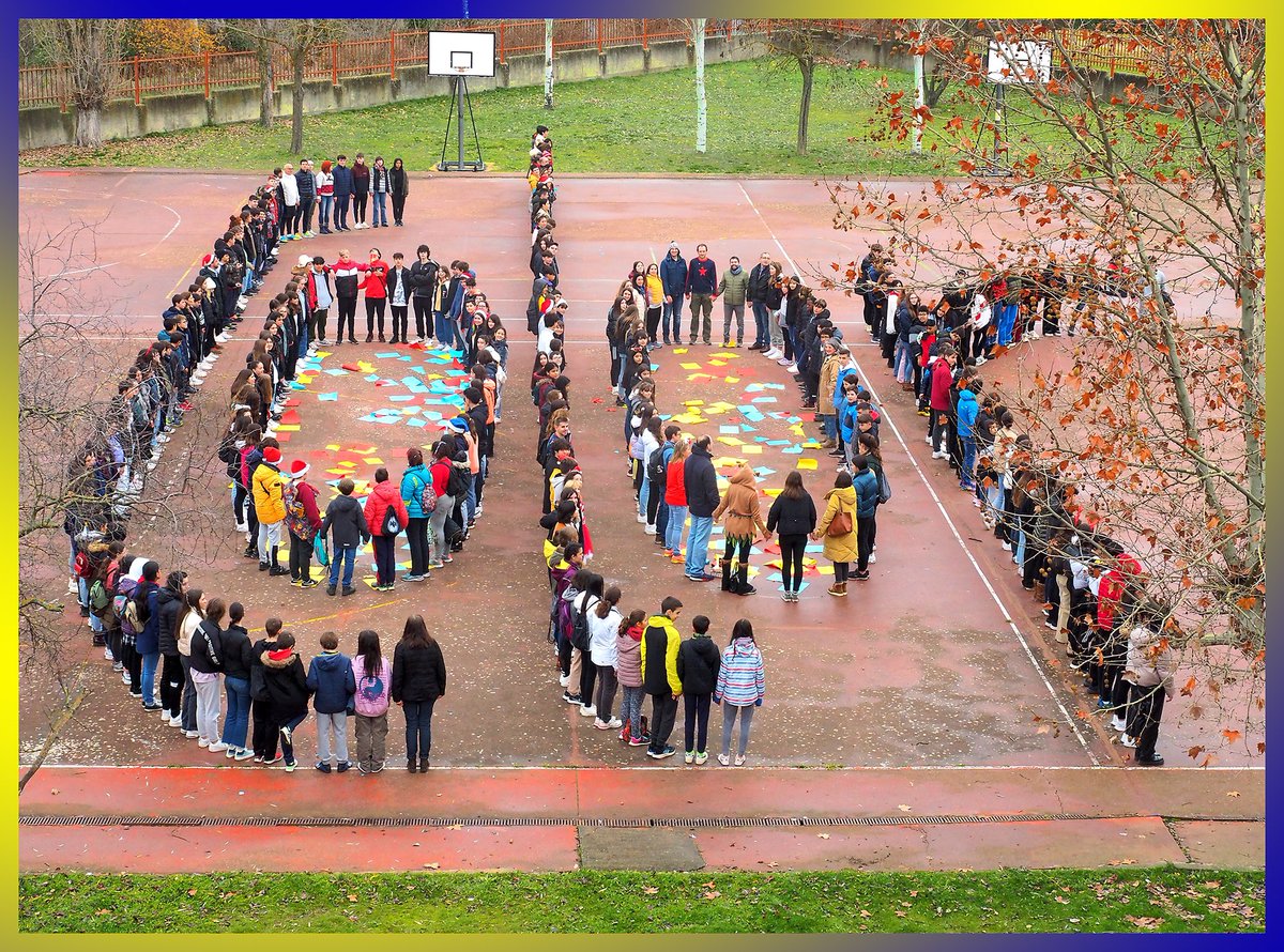 BalbasMarta's tweet photo. @IesVela 🎄Feliz Navidad🎄🎄🎄 https://t.co/CfFInAOdQM
