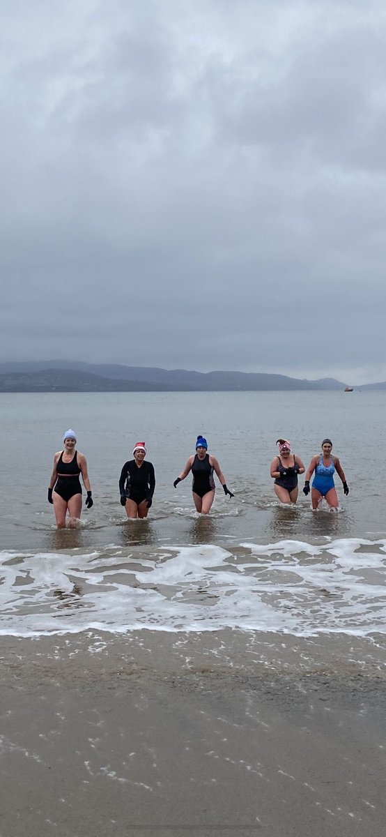 jobfairyni's tweet photo. Is there such a thing as a Christmas Eve Eve ? 😉🎅🥶 cold swim done ✅ with Swilly Seals #Donegal #ludden #seaswimming https://t.co/z1WXge4X8N