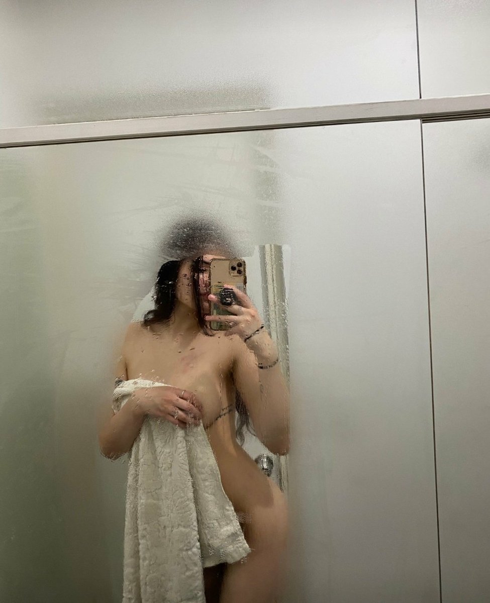 findomdavinia's tweet photo. algún sumiso que venga a enjabonarme?🙈😈 https://t.co/pjkIs0sKJm