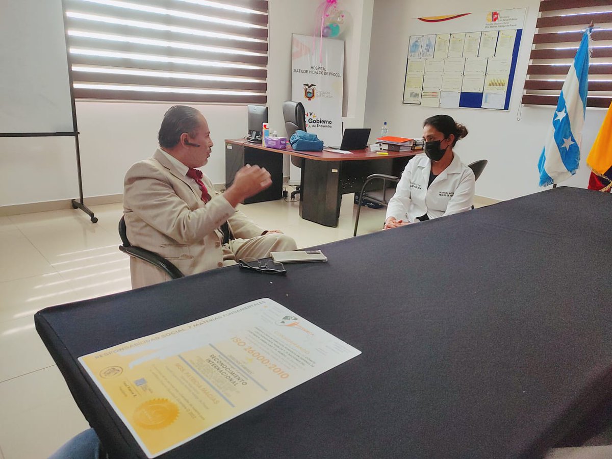 odhumca's tweet photo. En aplicación a los estatutos de ODHUMCA, se dispone por la decisión y confianza del Presidente @pfierror mediante este reconocimiento de 1 estrellas, basado a la norma ISO 26000 
RECONOCIMIENTO INTERNACIONAL a @patricim18
Gerente H.
@HMatildeHidalgo
Hospital E.Matilde Hidalgo P. https://t.co/dOUUrvaAt3