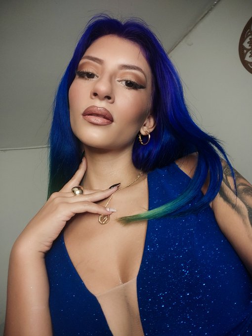 El azul me luce? https://t.co/nnkRIlMiMT