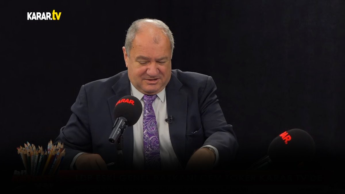 HaberMOD's tweet photo. LDP Eski Genel Başkanı Cem Toker: 

"Ankara'yı nasıl aldılar? Soldan oy alabilen sağ kökenli belediye başkan adayıyla. 

İstanbul'u sağ seçmenle iyi bir diyalog kurabilen İmamoğlu'yla..

Cumhuriyet'in 100. yılında halk tarafından seçilen kadın bir cumhurbaşkanı tadından yenmez." https://t.co/N79HN39Fbq