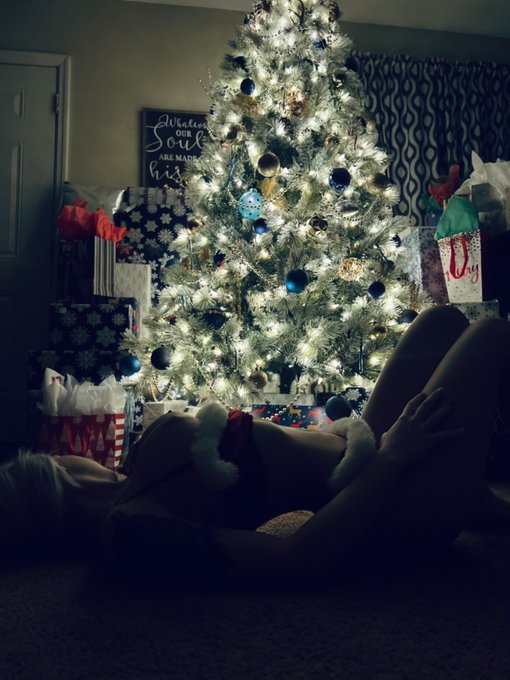 Merry Christmas❤️ https://t.co/3U9XWnQ650<a href="/tag/firefighter"class="tags"><span>#firefighter</span></a><a href="/tag/firewomen"class="tags"><span>#firewomen</span></a>