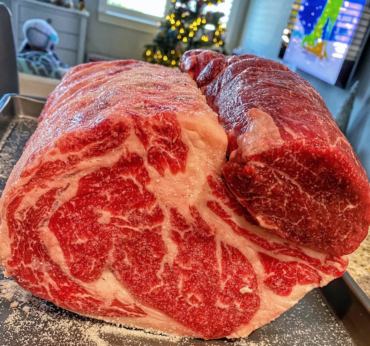 The Perfect Prime Rib Guide (A Thread):

A MUST READ TWEET FOR RIB ROASTERS

I have gotten hundreds of messages asking about cooking a rib roast, so here we go, if you read anything today, let it be this post: Recipe Continues Below

*This applies both bone-in and boneless

1/7