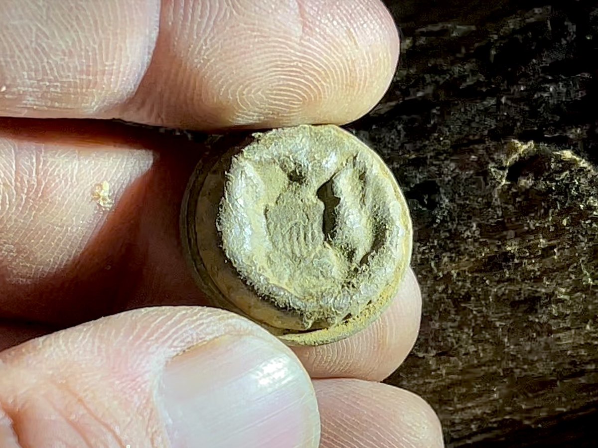 StealthDiggers's tweet photo. Sometimes you just need to keep swinging and walking to find that one jem buried in the ground.
#metaldetecting #notthursday
https://t.co/nagOkSvtn5 https://t.co/5gtyH6Rqho