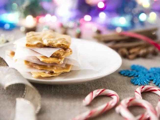 CDKitchen's tweet image. Peanut brittle is a classic Christmas candy treat. buff.ly/3V8mfUP