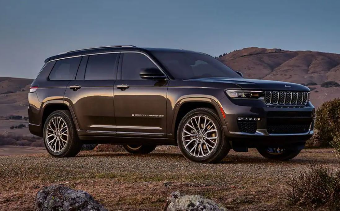 The 2023 Jeep® Grand Cherokee answers the demands for everyday tasks and every new adventure.

Experience it today at Kearny Mesa CDJR: bit.ly/3pzJmrZ