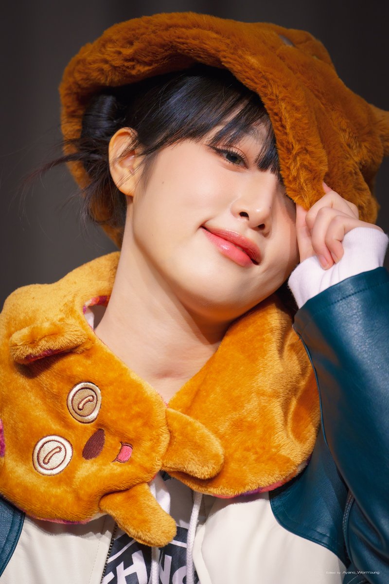 Ayano_WonYoung's tweet photo. 221223 #FruitStore 팬싸인회
#아이즈원 #アイズワン #IZONE #예나 #최예나 #오리 #イェナ #YENA https://t.co/mCpARYpi6g