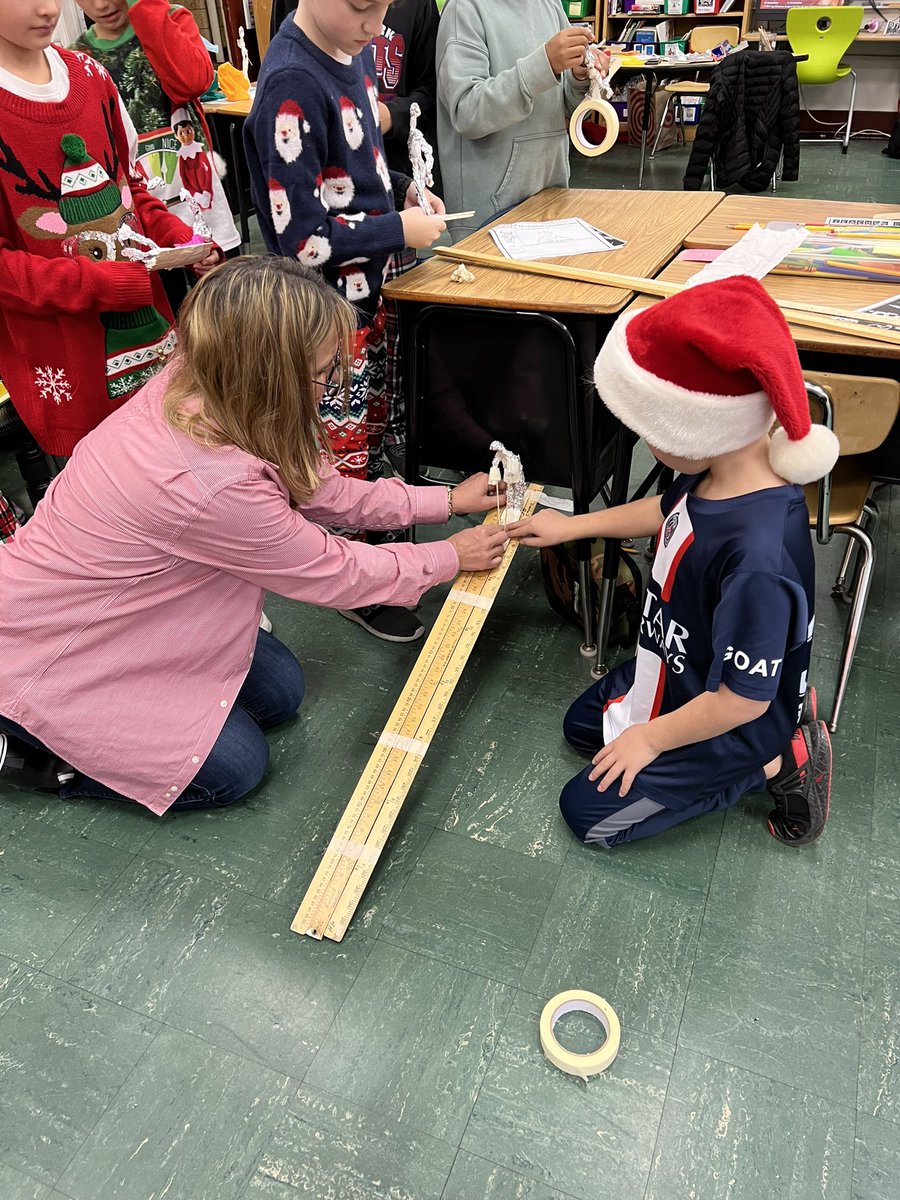 ProspectHill17's tweet photo. 4th graders @ProspectHill17 created skiers, snowboarders and sledders out of foil and tested them on the “slopes” @PelhamSchoolsNY https://t.co/tCuOfs13Wa