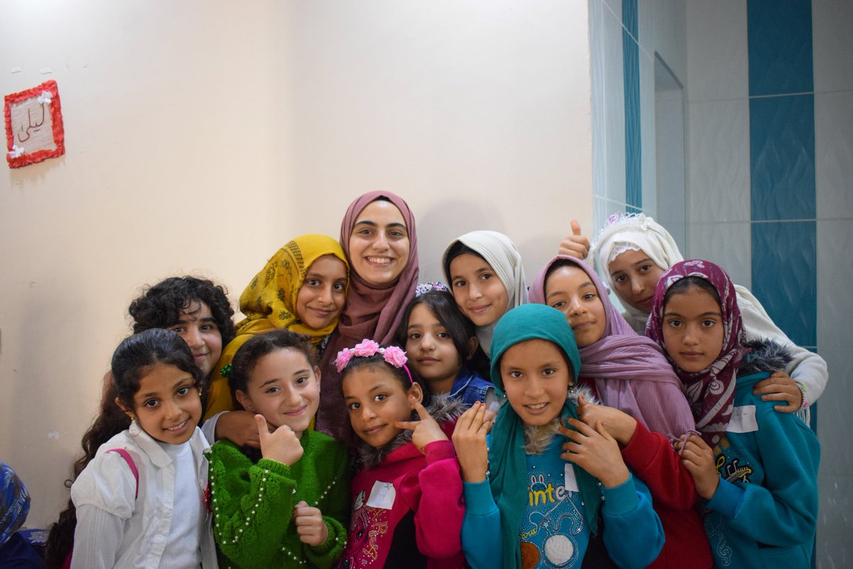 Biz her yıl bir günümüzü sadece çocuklarla oyunlar oynayıp şarkılar söyleyemeye ayırıyoruz. Sabahtan akşama kadar çocuk kahkahaları eşliğinde hoplayıp zıplamak, "artık gelin diye dua ediyorduk" cümlelerini duymak bize şenlik değilmiş gibi bu güne de çocuk şenliği günü diyoruz.