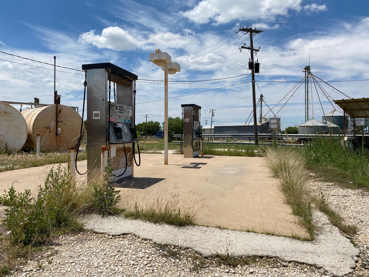 New town every hour on Twitter "Newcastle, Texas Population 573