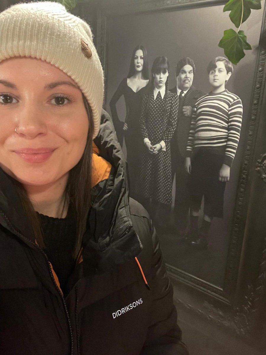 WeAreTPMedia's tweet photo. Sitting on @Netflix's top 10 list, ‘#Wednesday’ is #TimBurton’s new comedy-horror series that follows the mysterious story of #WednesdayAddams.

Hiventy did the Polish #lectoring for this series, and attended its premiere in Warsaw!

#TransPerfect #HiventyPoland #dubbing https://t.co/Jf8vVXvpGZ