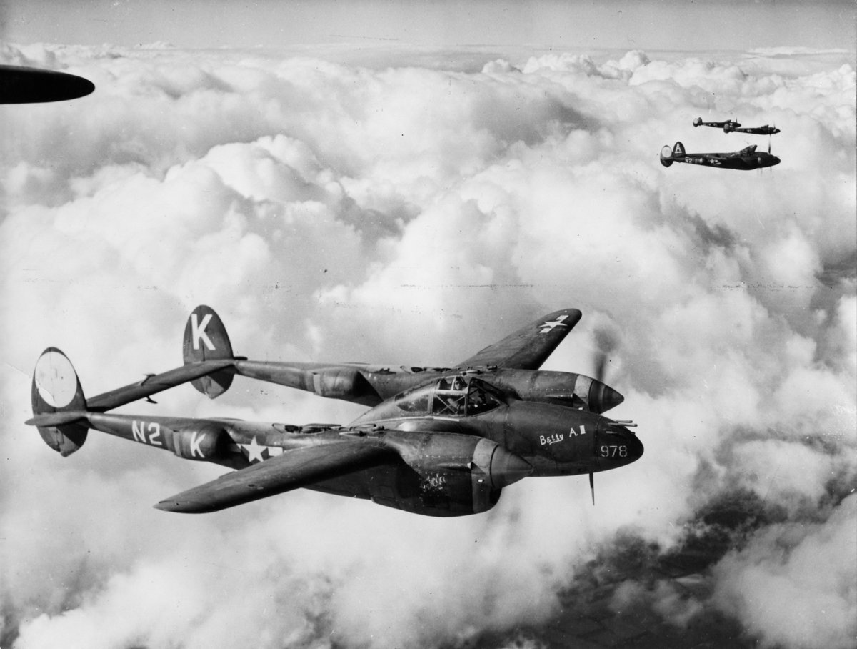The first flight of the Lockheed P-38 Lightning, a WWII American Twin-engine, single seat fighter aircraft occurred #OTD (Jan 27) 1939.
