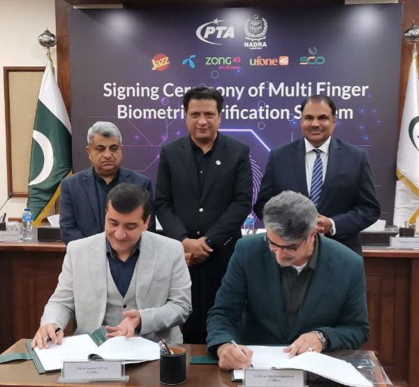 aamir_ibrahim01's tweet photo. The cellular industry reiterates its commitment towards national security!
Cellular mobile operators, including @jazzpk, strengthen the SIM authentication process by introducing Multi Finger Biometric Verification System in collaboration with @PTAofficialpk @NadraPak https://t.co/b8HXROIcHw