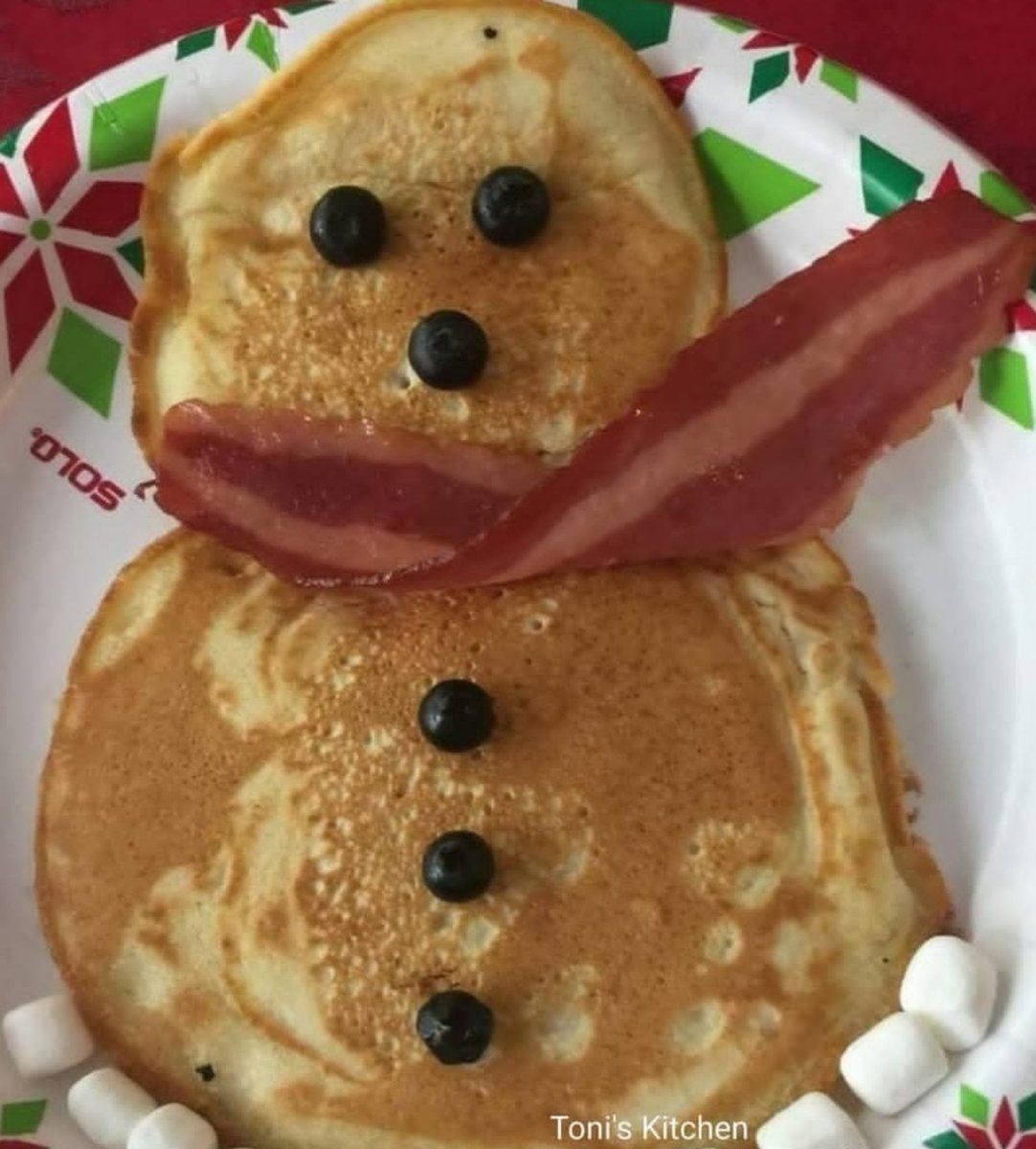 SweetTsFoodie's tweet photo. Foodies! I am sharing a pic of my Sister Toni's Snowman #Pancakes
Super cute! *tip, you can use blueberries, raisins, or chocolate chips. ⛄❄ #SnowmanPancakes

#HolidayRecipes #holidaybreakfast #TonisKitchen #Christmasrecipes https://t.co/HB9Y6npRii