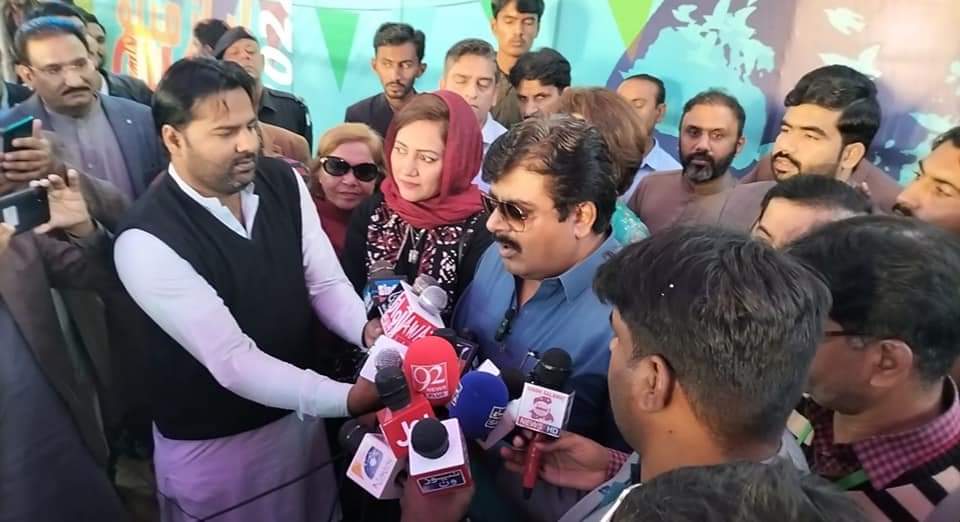 JumanRahim's tweet photo. شیخ ایاز سندھی ادب کا لازوال نام ہے ان کی شاعری نے نئی نسل میں ذہنی انقلاب برپا کیا ہے ہمیں ان کے فکر و فلسفے سے رہنمائی کی ضرورت ہے۔ وزیر ثقافت و تعلیم سندھ @sardarshah1 کا خانہ بدوش سندھ میوزیم حیدرآباد میں (ایاز میلو )کی افتتاحی تقریب سے خطاب
@BBhuttoZardari @BakhtawarBZ https://t.co/bE31DW3otH