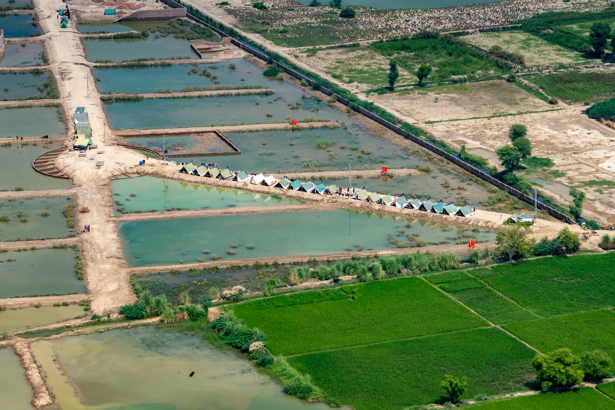 antonioguterres's tweet image. This year, I visited Pakistan, the Sahel &amp;amp; other places affected by the climate crisis.

I could see first hand that leaders worldwide aren&apos;t doing enough to address the climate emergency.

We need more #ClimateAction to realize everyone’s right to a healthy environment.