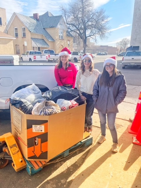 This holiday the Women of the Waterworks (WOW) hosted a clothing drive to collect business attire for Pueblo Cooperative Care Center. Our employees donated over 20 bags of clothing!

Pueblo Cooperative Care is a non-profit assistance program in southern Colorado.

#SeasonOfGiving