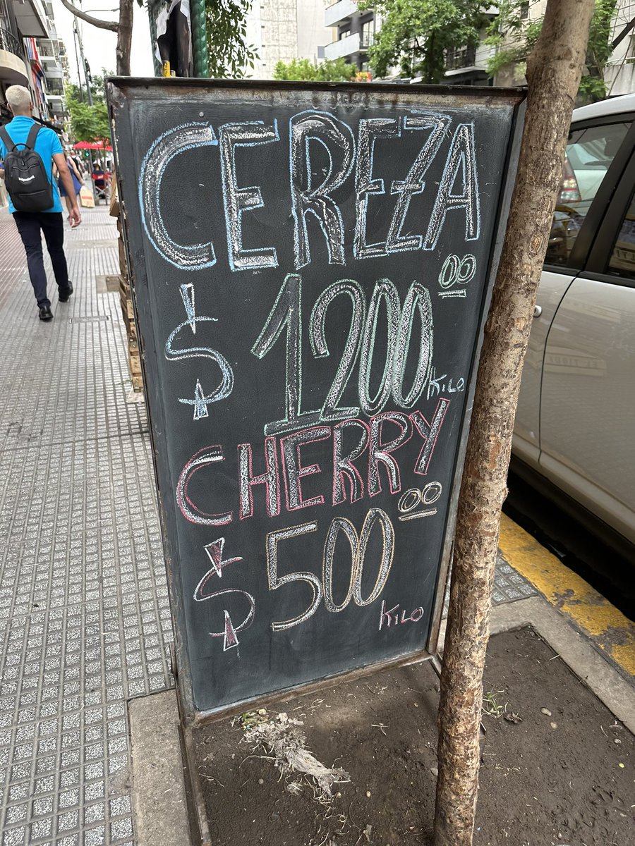 Aprendan inglés que sino les cobran la fruta más cara 🍒