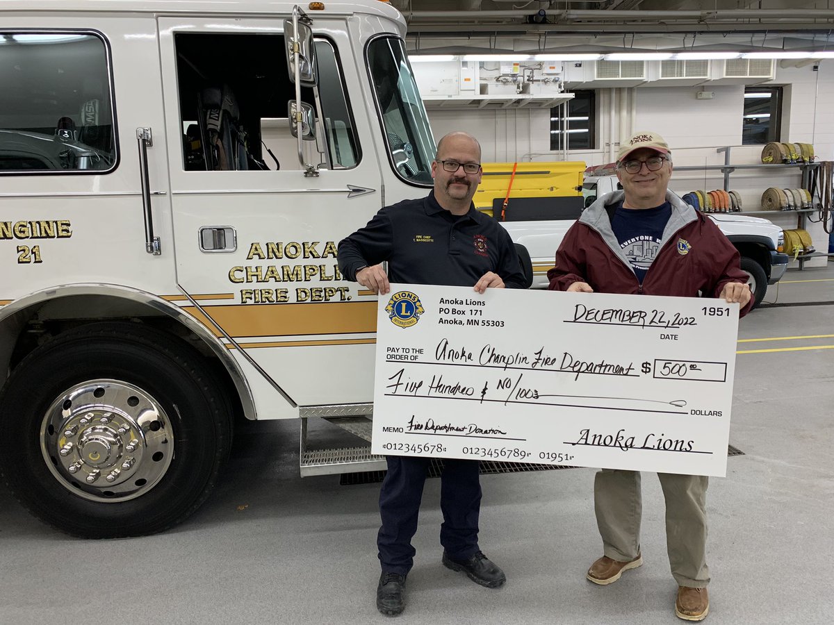 anokalions1's tweet photo. The Anoka Lions are proud to support the Anoka Champlin Fire Department! Chief Ted shared that the ACFD uses the Anoka Lions donation for public fire safety education! #AnokaChamplinFireDepartment 
#CityofAnokaMN #AnokaLionsGiving https://t.co/B3PZEO3knw
