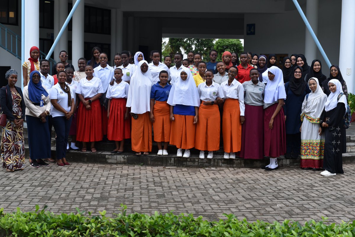 muhimbiliuniver's tweet photo. Wanafunzi kutoka
#Jangwani#Korogwe Girls##Baobao #St. Francis Girl’s #Cannosa #Loyola, Ifunda Girls, #Jangawani #Al Muntazir #Hopac, #Heritage #Pandahil #Marian Girls #Almis #Babro Johson #Ifakara #Msolwa Girls, #Korogwe Girls, na #Mazinde Juu https://t.co/rQCI7hR3JV