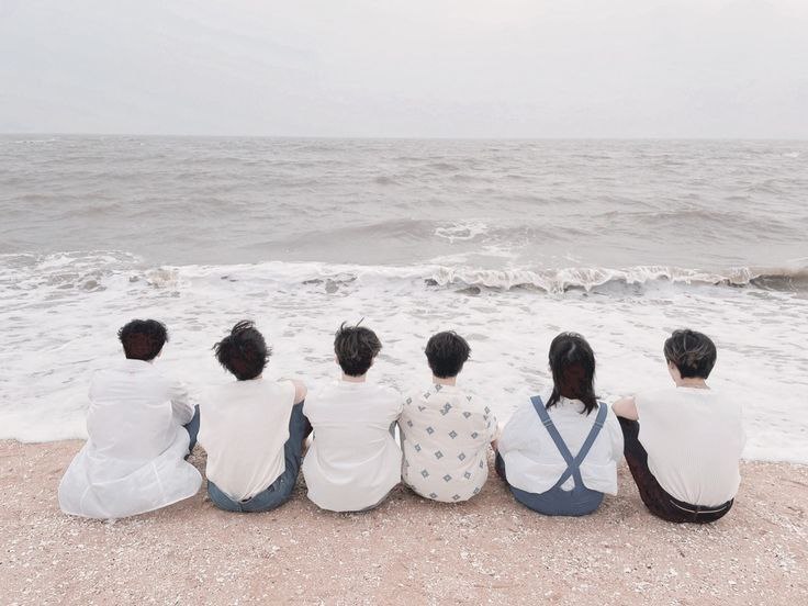 forRV6's tweet photo. It’s finally D-day! Among a field of roses, onto Eden we sail. 
We will be seeing you on the other side! 🌙🌹

#SafeSpace4MoonNRoses #moonlit_rose_garden https://t.co/LKwMqQJYkm