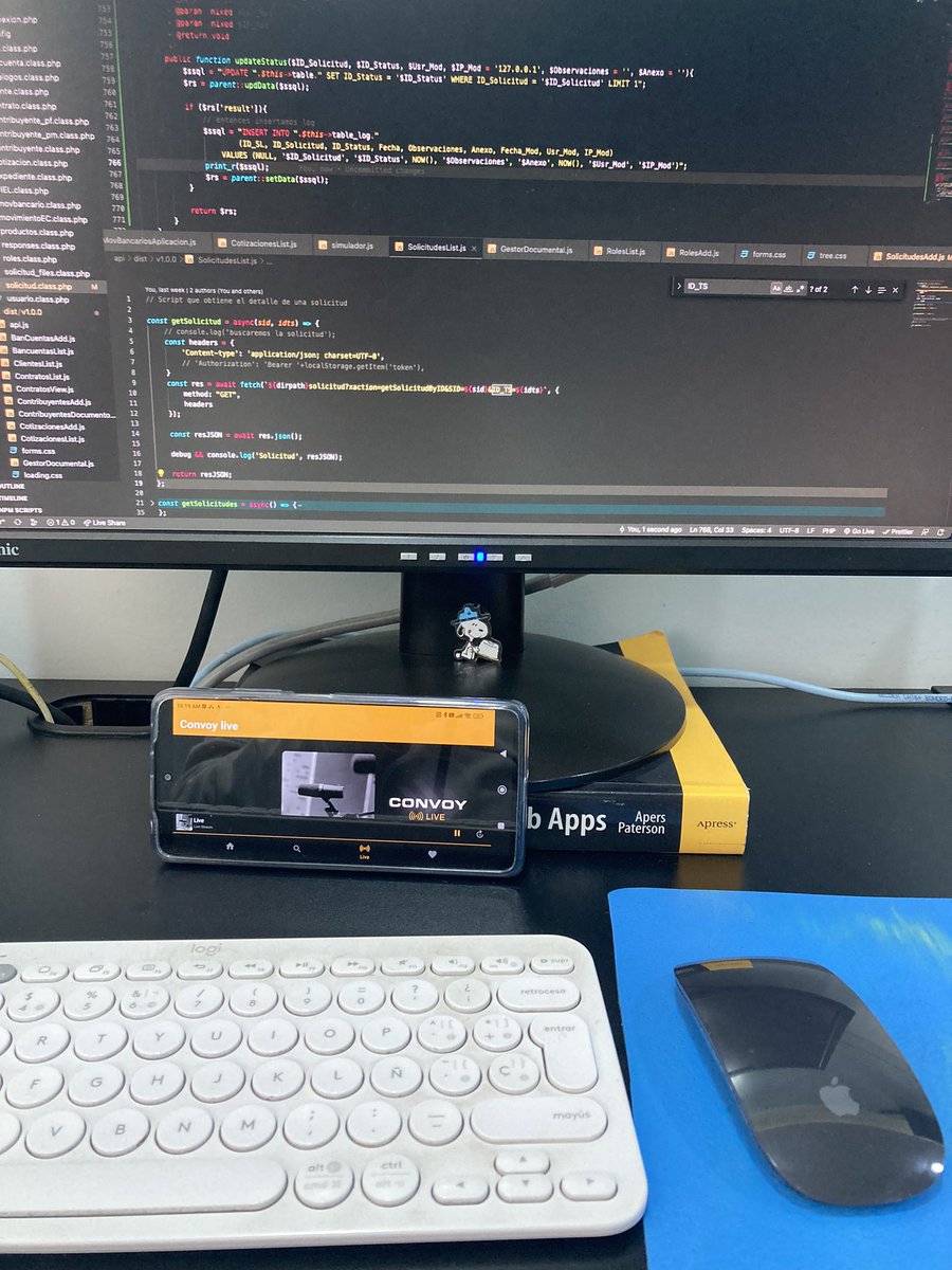 bibiribabiribu's tweet photo. Último día laboral, y que mejor que el #ConvoyTop100 #ConvoyNavideno esperamos escuchar las #NavidApps así como “en la radio viejita” por aquellos tiempos :’) https://t.co/KAZrUPloov