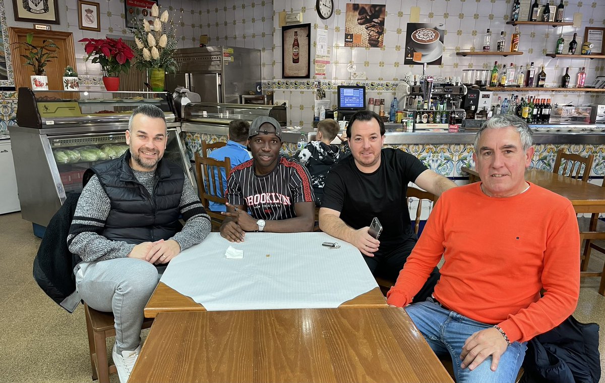 Hoy tocaba desayunar con nuestro gran <a href="/YoussoufYalike/">Youssouf Yalike</a> . ¡Eres un grande, capitán! ¡Gracias por tu visita! Nos vemos pronto. ⚽️