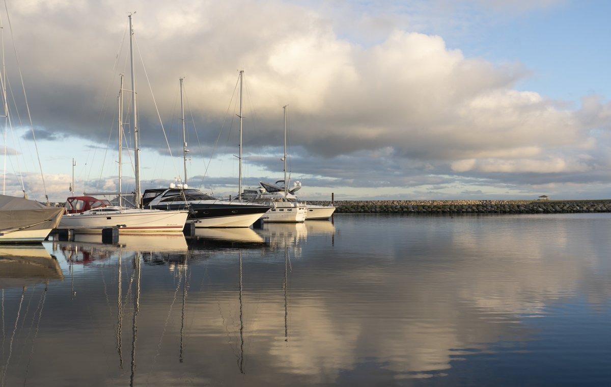 DorteHedengran's tweet photo. A stroll along the marina in the afternoon sun ☀️
#Denmark #NaturePhotograhpy #SonyAlpha #photooftheday #December23th #FridayVibes #FridayMood #Friday #yacht #Reflections
📸Dorte Hedengran https://t.co/pdRoyvkEw0