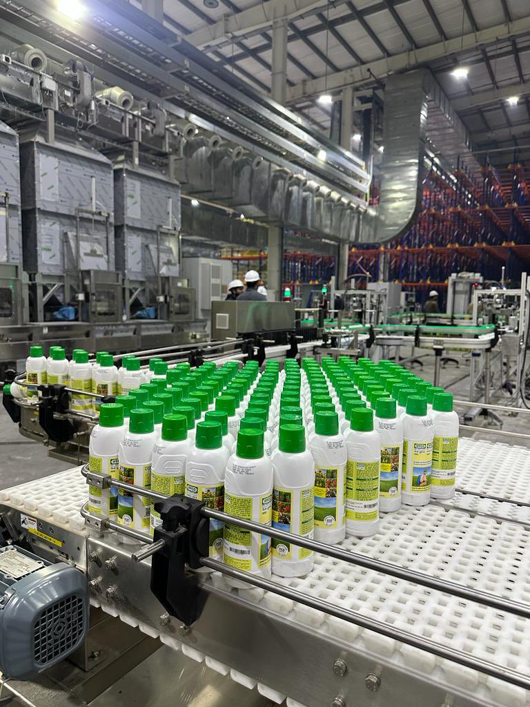 drusawasthi's tweet photo. Congratulations to Sh. @sanjaykudesia &amp; entire team of #IFFCO Phulpur for this remarkable achievement of setting up, commissioning and producing first batch as trial production of 3rd #IFFCONanoUrea manufacturing unit in India. @PMOIndia @narendramodi @AmitShah @mansukhmandviya https://t.co/iHznMM1NqR