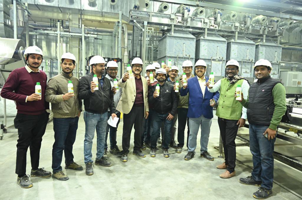drusawasthi's tweet photo. Congratulations to Sh. @sanjaykudesia &amp; entire team of #IFFCO Phulpur for this remarkable achievement of setting up, commissioning and producing first batch as trial production of 3rd #IFFCONanoUrea manufacturing unit in India. @PMOIndia @narendramodi @AmitShah @mansukhmandviya https://t.co/iHznMM1NqR