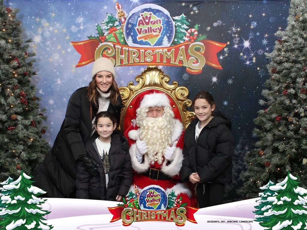 A cracking start to my time off this Christmas in cosy coats with a trip to <a href="/avonvalleypark/">Avon Valley Adventure Park</a>. It was full of festive treats, Santa, elves, cookies with Mrs Claus, reindeers and an ice rink…it even managed to almost bring a smile to my husband’s festiv… instagr.am/p/CmhBN9msuNg/