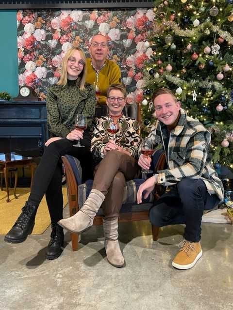 Wij wensen jullie fijne feestdagen en een gezond en sprankelend 2023! ⭐

PS: Donderdag 29 december organiseren wij een Winter-wijnwandeling met Reestlander Glühwein-party, kom jij met ons 2022 feestelijk afsluiten? Meld je aan via reestlandhoeve.nl.