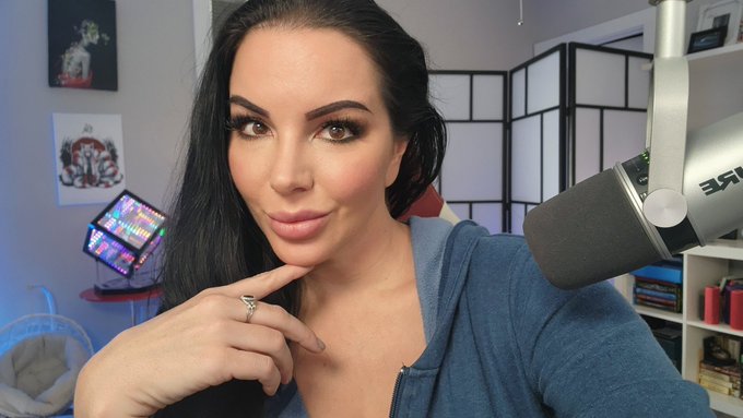 I just had such a GREAT interview with @strippedbysia! It comes out Jan 8th, so make sure you're following<a class="tags" href="/tag/strippedbysia">@strippedbysia</a>