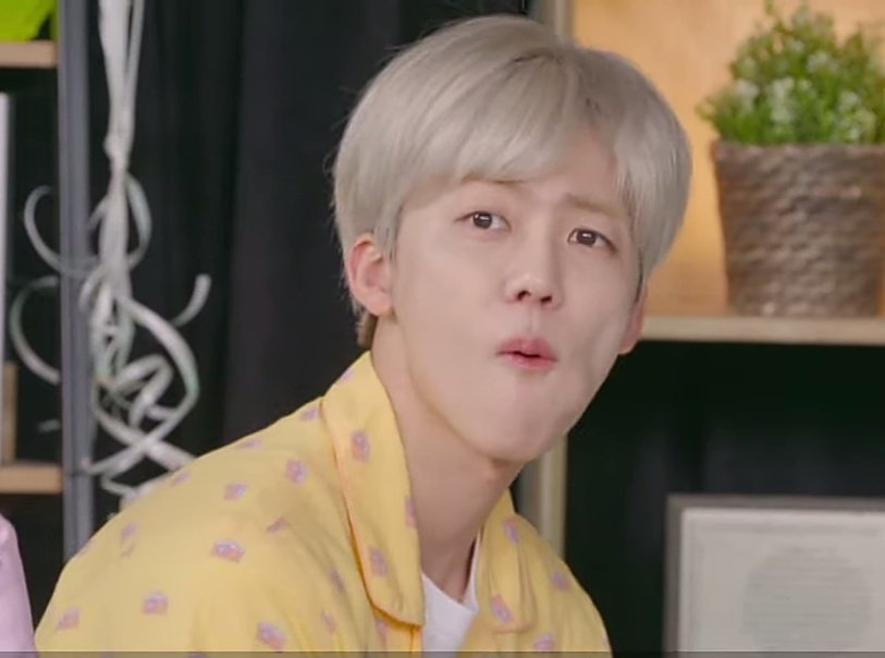 halo guys, karena aku baru balik dari rest dan agak merasa asing dengan timeline ku, aku mau bersih bersih followers dulu. like/retweet/reply tweet ini kalau masih mau temenan sama aku ya ges ya. kalo ga mau, aku sedih :(

P.S : Freepass buat anak gdm dan sq aku