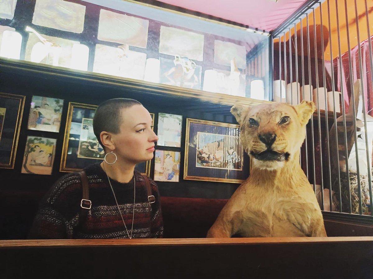 barpandoramusic's tweet photo. Temporary stand in for my partner in creativity #SimplyDread - sometimes I like to pretend.
Looking forward to catching up at Xmas 🎄
Growl
#musiccollab #digitalcollab #remotecollaboration https://t.co/lYmh7vx3s3