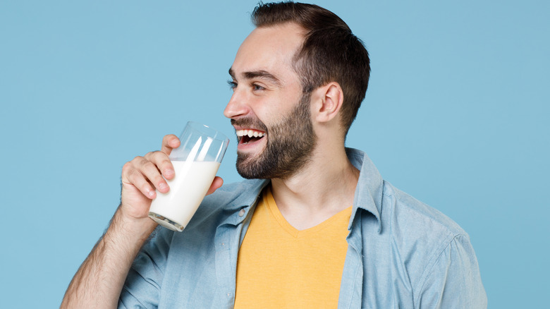 ImHumJoe's tweet image. Oh, I just love drinking my protein filled milk drink! #humtwt