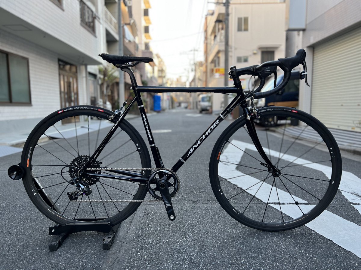 mps_mattino's tweet photo. Bridgestone Anchor RNC3 SRAM edition
#bridgestone #bridgestoneanchor #anchorrnc3 #sram #sramroad #sramforce #fulcrumwheels https://t.co/PaXMLmqnHl