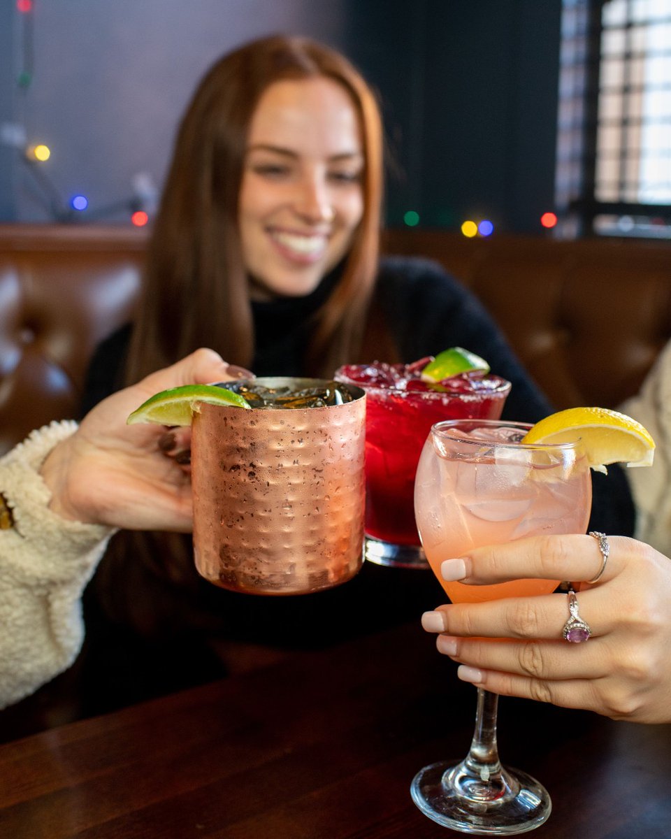 Happy Holidays from the #HeartoftheHill 🎄 Cheers to good times with even better people! 🥂