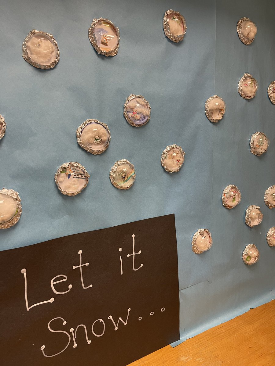 SusanBycoff's tweet photo. #bmsed math students study volume and how it helps with visuals. Thanks! @MCPE_Medfield #snowglobes #medfieldmath #makermath @techmonstah @MaryellenDubois https://t.co/Xacir8tAP8