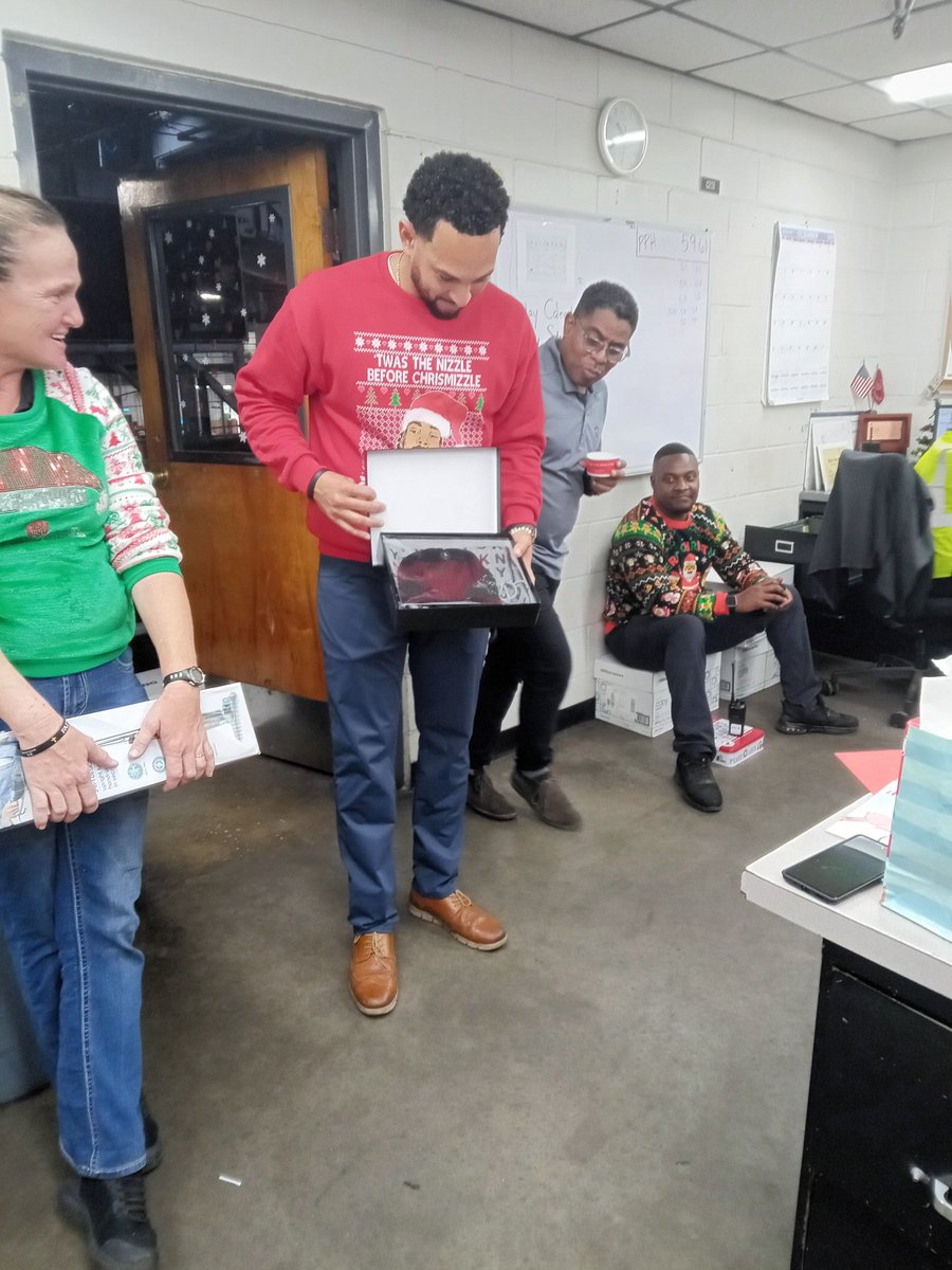SoutheastUps's tweet photo. Our Tampa Preload had our Christmas Party-had lots of fun showing our love during this time as a preload family.  From our Tampa Preload team to yours, Happy Holidays!
#HappyHolidays
#PreloadTeamSpirit https://t.co/X3cU9saT0y