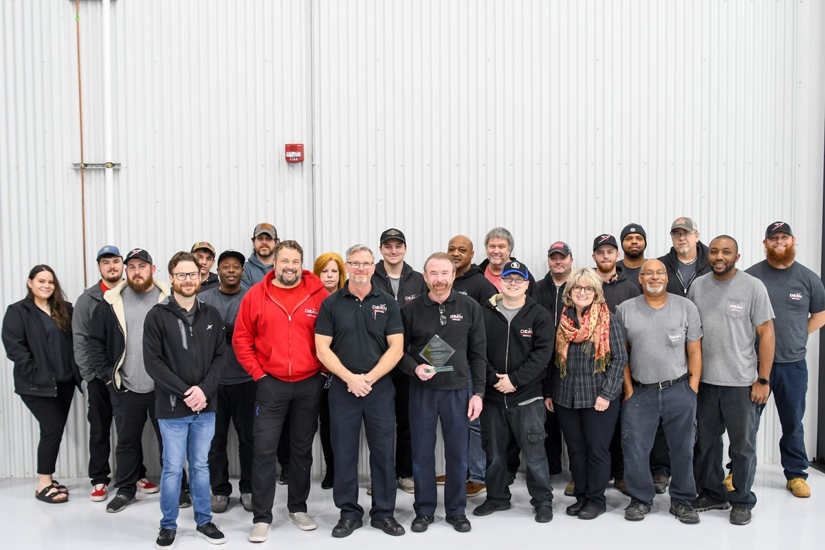 deanaircraft's tweet photo. Merry Christmas from Dean Aircraft Service! 🎄 🎁 🎅 https://t.co/LHOcqBFPXP