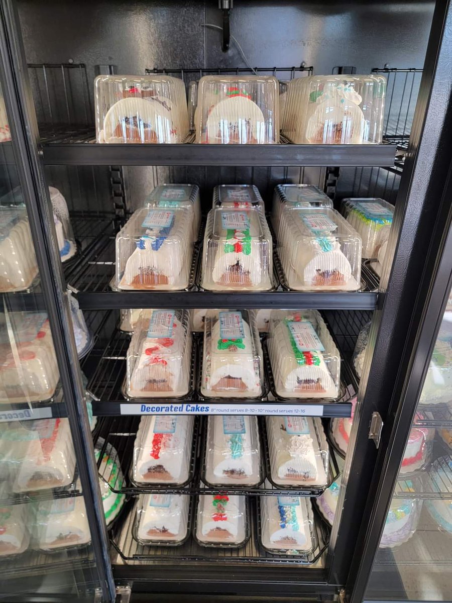 RedDeerDQ's tweet image. 2 days left to pick up your HALF PRICE Holiday log cake! Only $12.49!