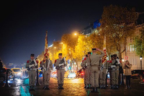 9_BIMa_AdT's tweet photo. [#Rétro2022] 2022 a été une année de célébrations historiques au sein de la 9 : #400ansTDM avec défilé sur les Champs Elysées pour le #14Juillet, 80 ans de Bir Hakeim et 200 ans du @1er_RIMa, 210 ans de la Bérézina pour le @FierEtVaillant et le #6_RG
#ToujoursetPartout https://t.co/BKQv0fqeD5
