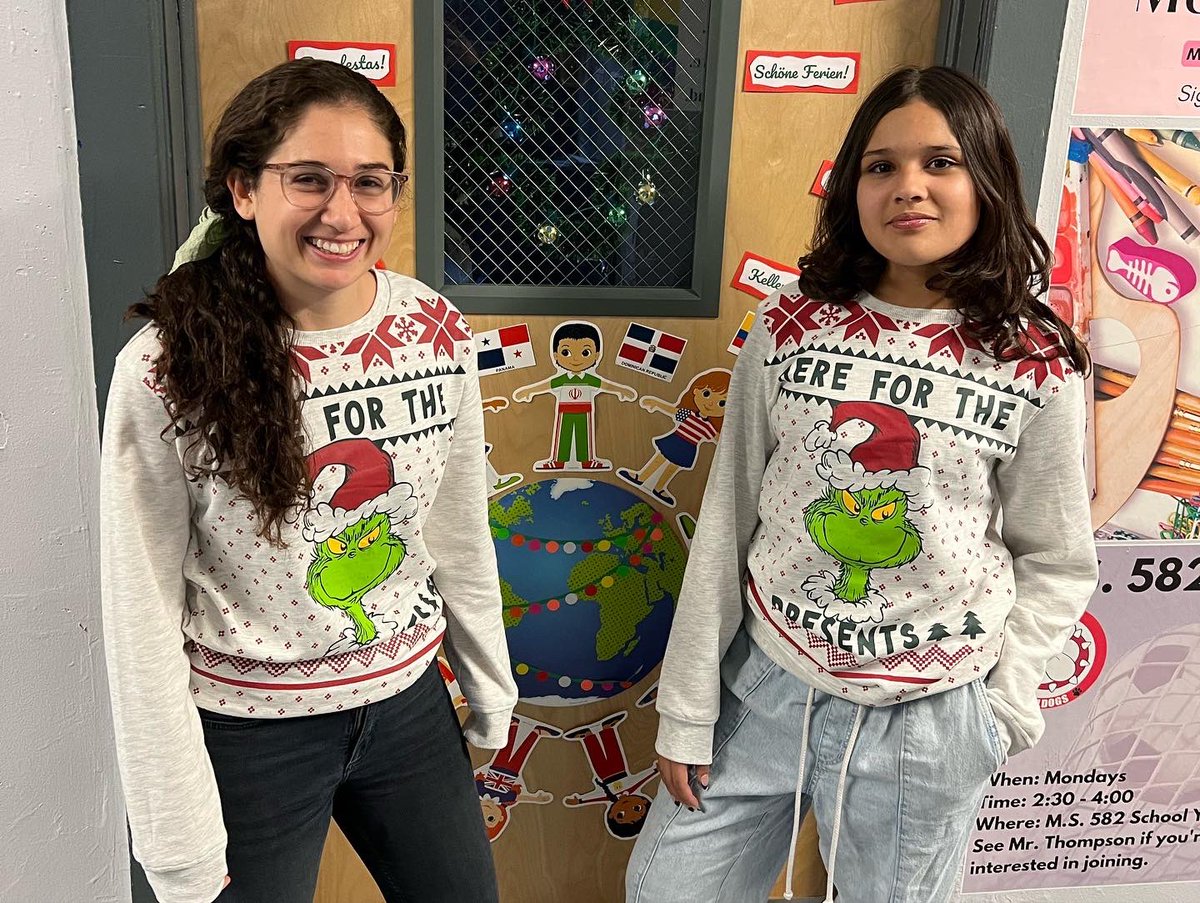 MS_582's tweet photo. Showing off our holiday spirit #HappyHolidays #MS582 https://t.co/u9tn4NB8rW