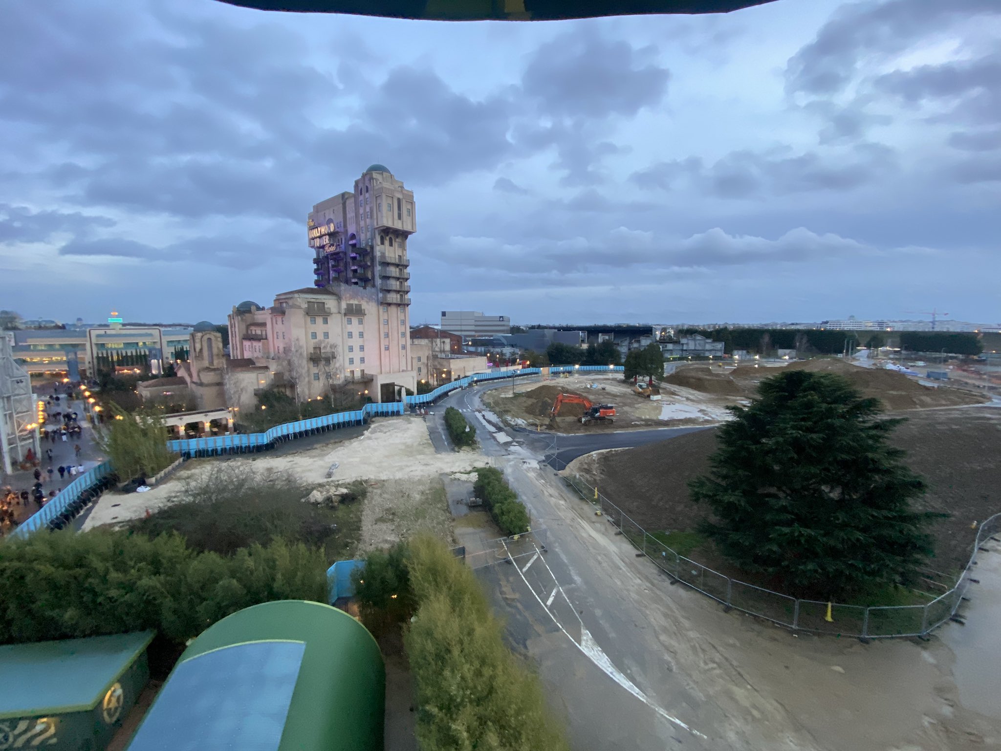 Disneyland Paris Works (DisneylandWorks) / Twitter