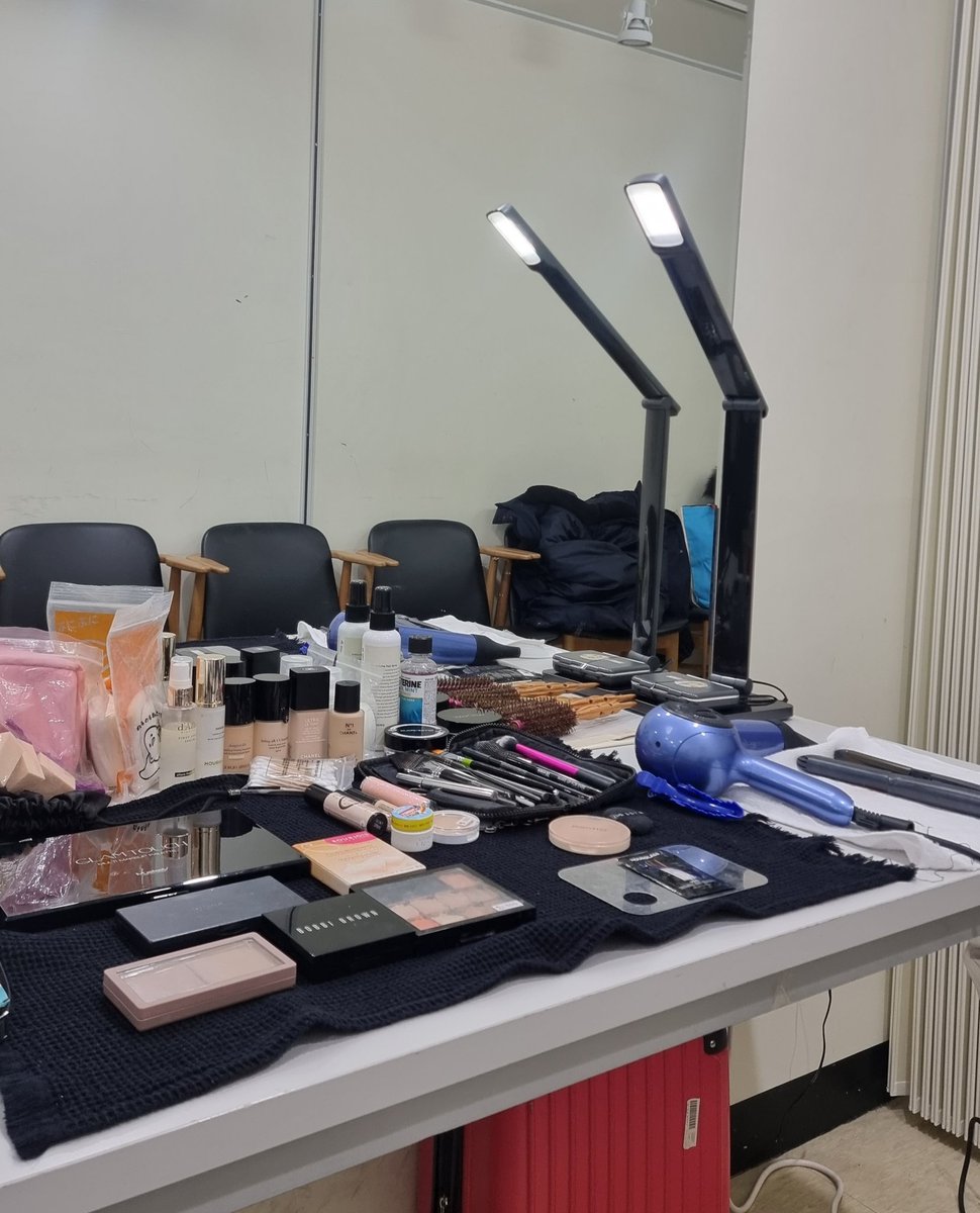 sso927's tweet photo. ROMANTIC PUNCH CONCERT

#의정부 #로맨틱펀치 #romanticpunch #rockconcert #koreanband #koreanmakeup #makeupartist #hairstyling #makeupsso #makeupartistsso #freelancer https://t.co/xe3oTXTz3e
